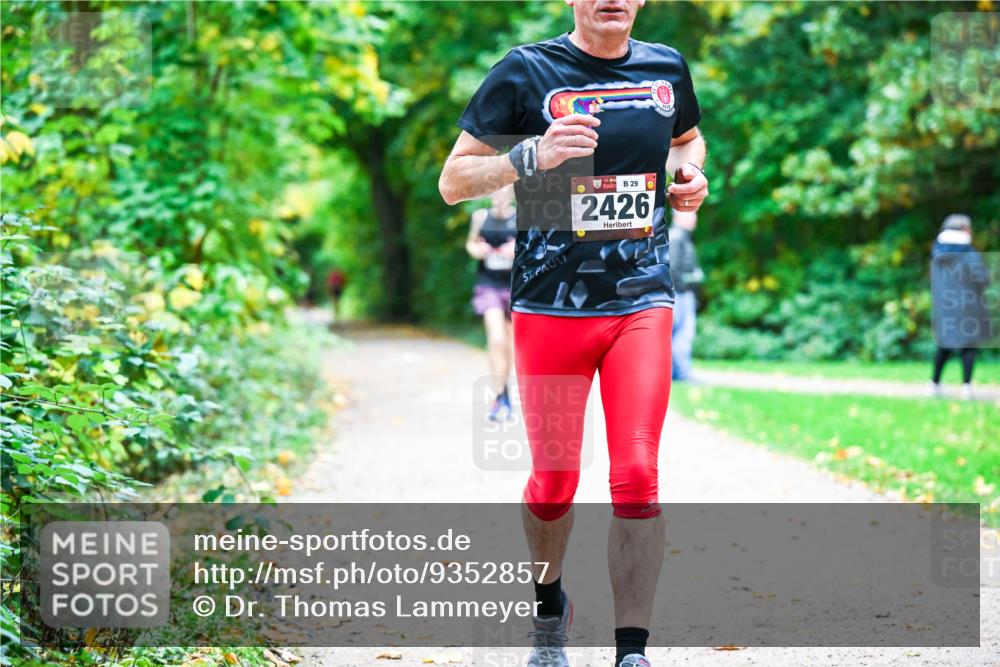 12.10.2025 - Bramfelder Halbmarathon 2025 Dr. Thomas Lammeyer http://msf.ph/oto/9352857 12.10.2025 10:45:04 Laufen 29, 2426 meine-sportfotos.de