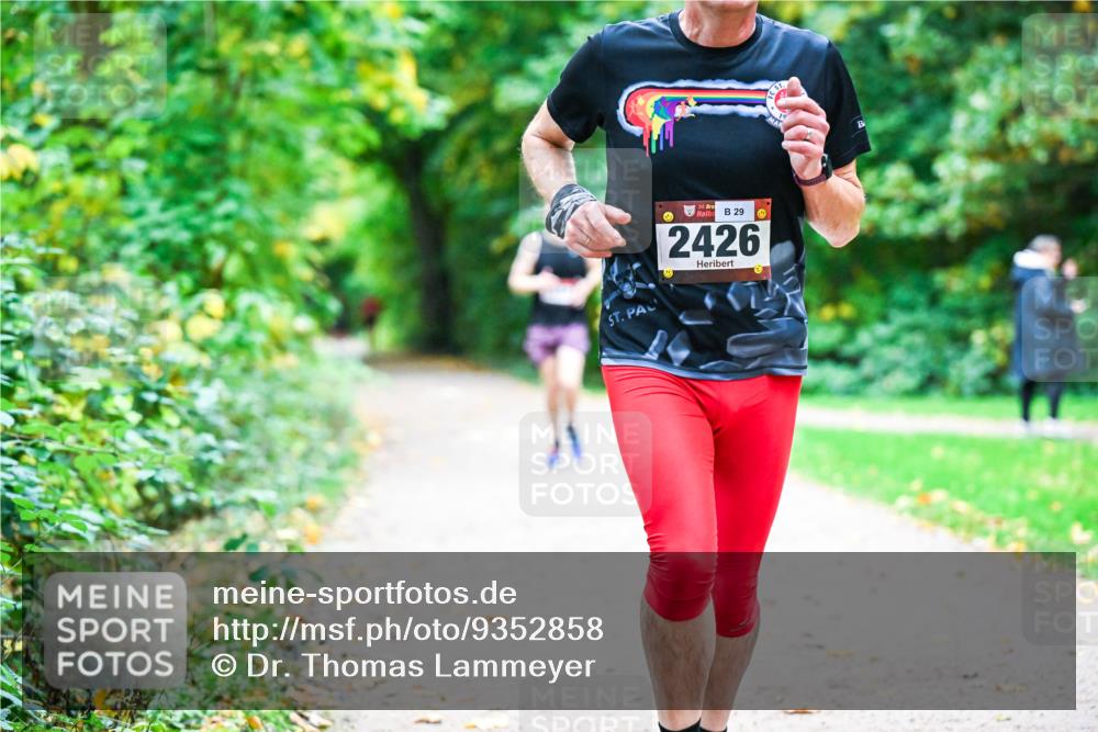 12.10.2025 - Bramfelder Halbmarathon 2025 Dr. Thomas Lammeyer http://msf.ph/oto/9352858 12.10.2025 10:45:04 Laufen 29, 2426 meine-sportfotos.de