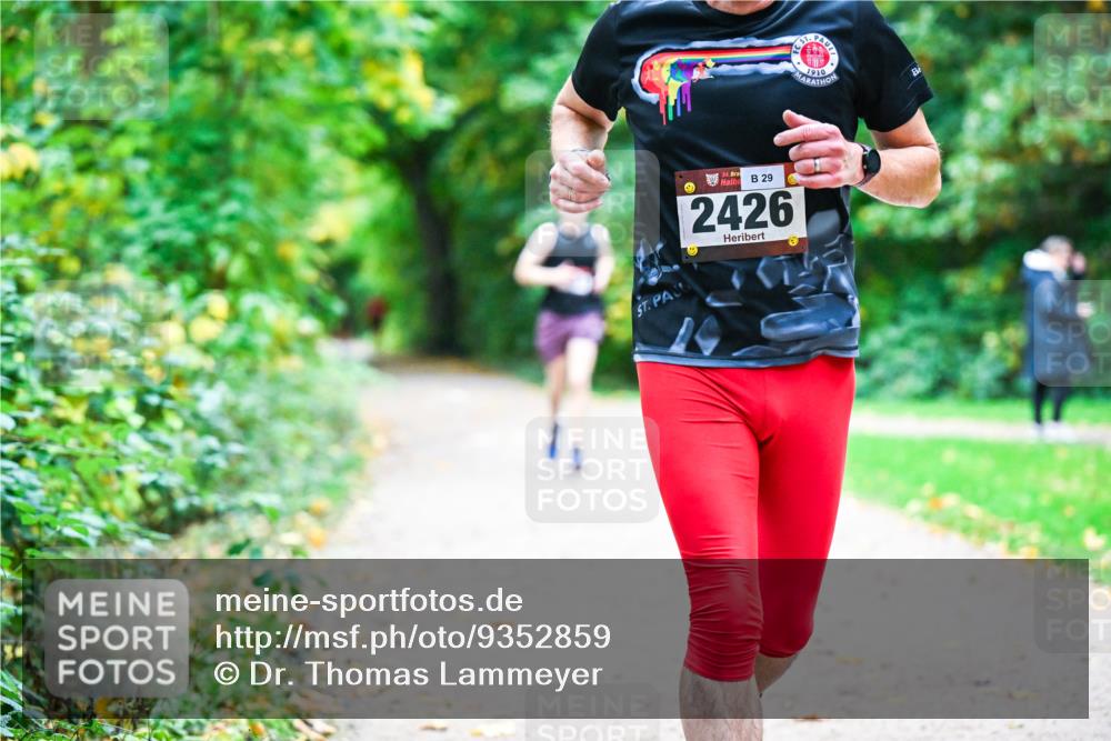 12.10.2025 - Bramfelder Halbmarathon 2025 Dr. Thomas Lammeyer http://msf.ph/oto/9352859 12.10.2025 10:45:04 Laufen 34, 29, 2426 meine-sportfotos.de