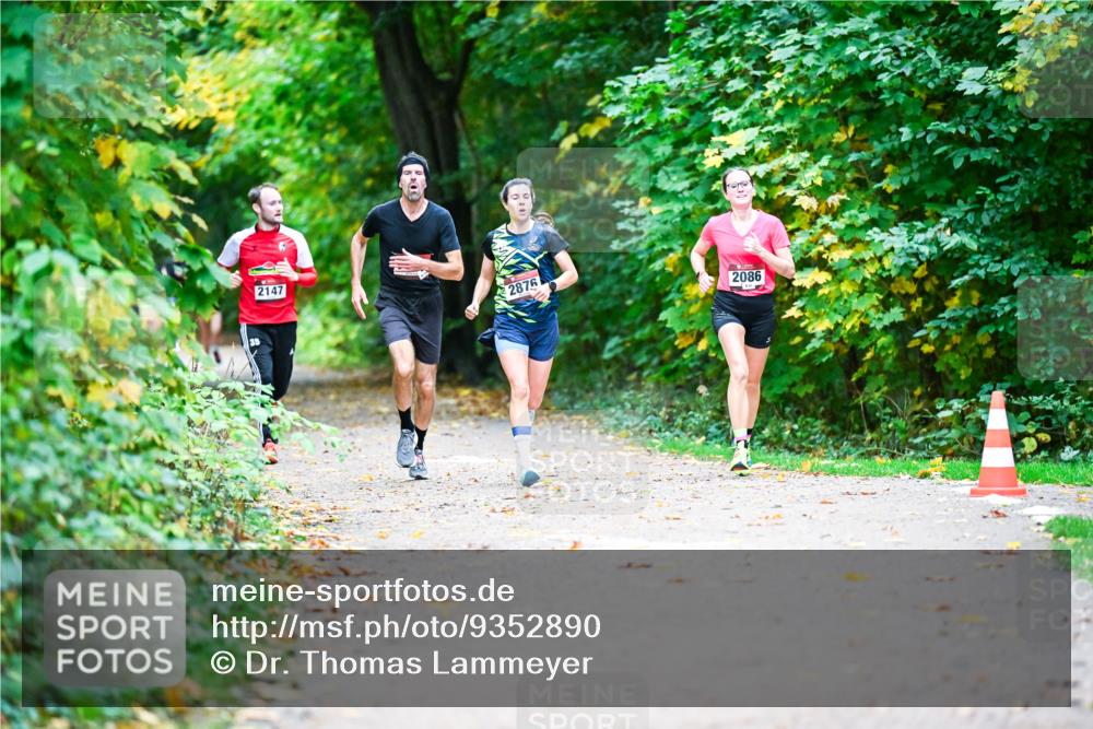 12.10.2025 - Bramfelder Halbmarathon 2025 Dr. Thomas Lammeyer http://msf.ph/oto/9352890 12.10.2025 10:45:14 Laufen 2147 meine-sportfotos.de