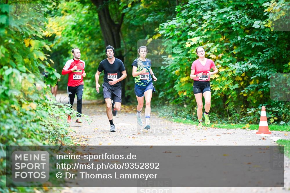 12.10.2025 - Bramfelder Halbmarathon 2025 Dr. Thomas Lammeyer http://msf.ph/oto/9352892 12.10.2025 10:45:14 Laufen 2087 meine-sportfotos.de