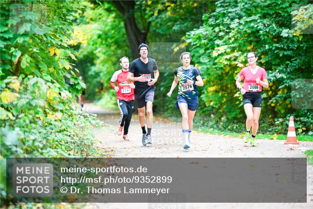 12.10.2025 - Bramfelder Halbmarathon 2025 Dr. Thomas Lammeyer http://msf.ph/oto/9352899 12.10.2025 10:45:15 Laufen 2147, 87, 2876, 2086 meine-sportfotos.de