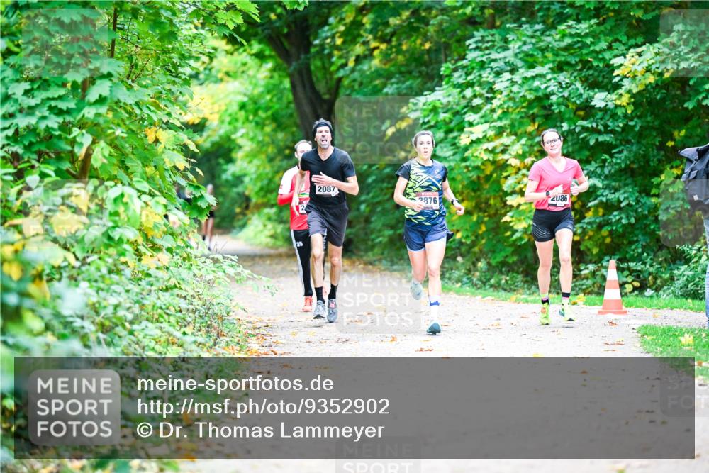 12.10.2025 - Bramfelder Halbmarathon 2025 Dr. Thomas Lammeyer http://msf.ph/oto/9352902 12.10.2025 10:45:16 Laufen 201, 2087 meine-sportfotos.de