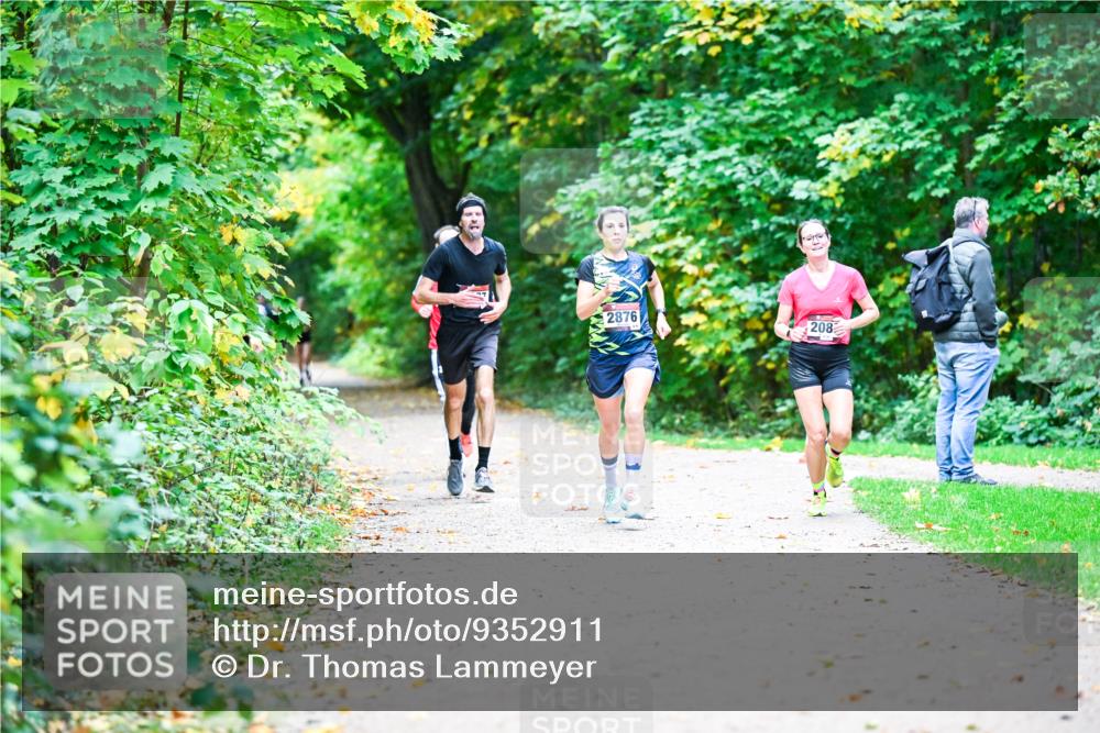12.10.2025 - Bramfelder Halbmarathon 2025 Dr. Thomas Lammeyer http://msf.ph/oto/9352911 12.10.2025 10:45:17 Laufen 2876, 208 meine-sportfotos.de