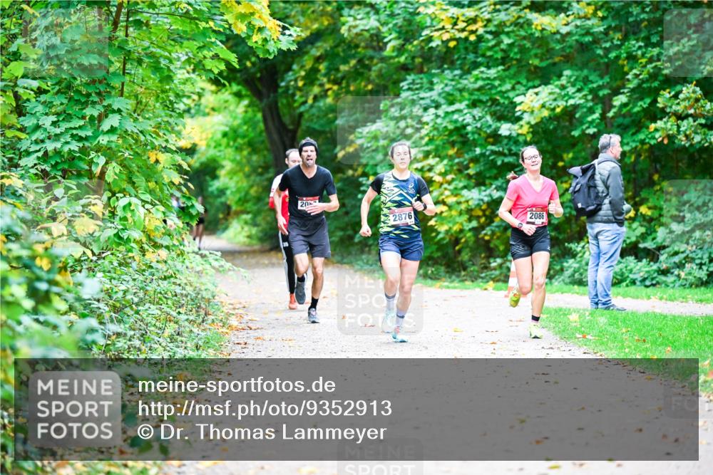 12.10.2025 - Bramfelder Halbmarathon 2025 Dr. Thomas Lammeyer http://msf.ph/oto/9352913 12.10.2025 10:45:17 Laufen 0 meine-sportfotos.de