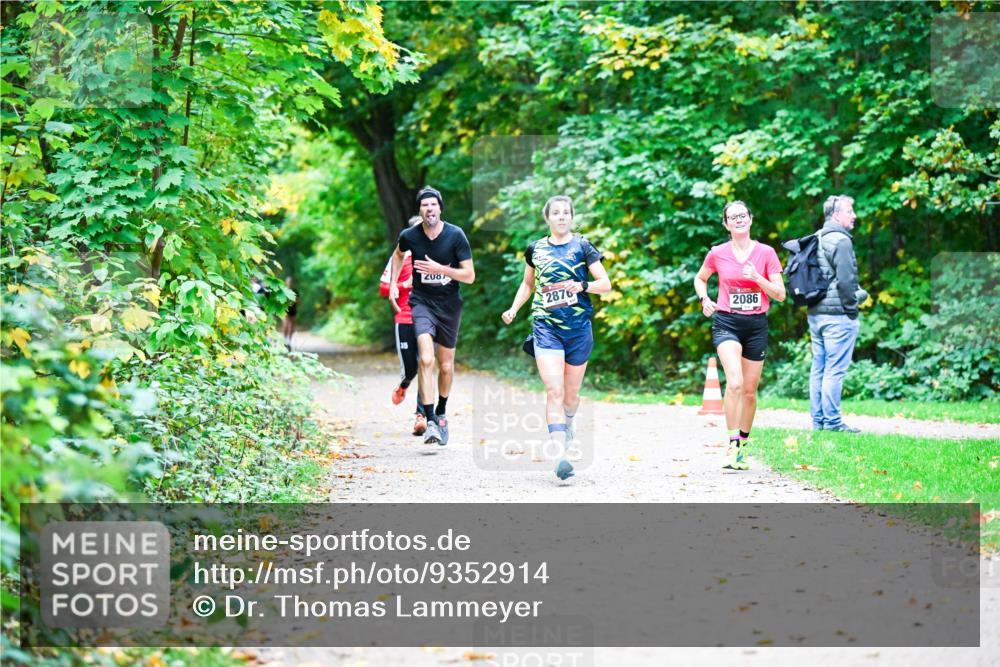 12.10.2025 - Bramfelder Halbmarathon 2025 Dr. Thomas Lammeyer http://msf.ph/oto/9352914 12.10.2025 10:45:17 Laufen 35, 2087, 00, 2876, 2086 meine-sportfotos.de