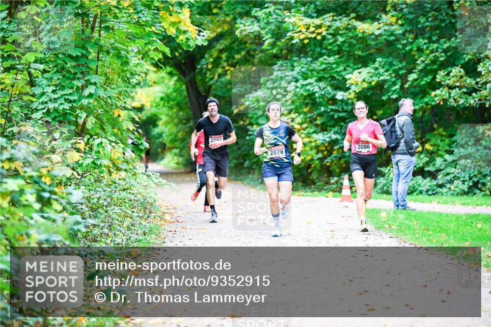 12.10.2025 - Bramfelder Halbmarathon 2025 Dr. Thomas Lammeyer http://msf.ph/oto/9352915 12.10.2025 10:45:17 Laufen 087, 2876, 2086 meine-sportfotos.de
