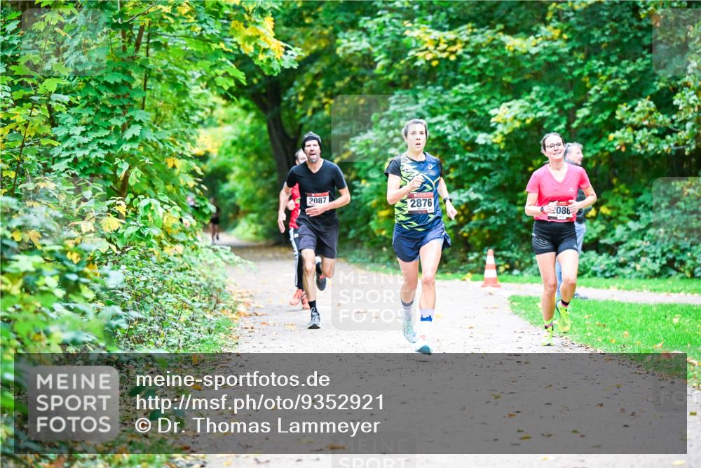 12.10.2025 - Bramfelder Halbmarathon 2025 Dr. Thomas Lammeyer http://msf.ph/oto/9352921 12.10.2025 10:45:18 Laufen 2087, 2876, 086 meine-sportfotos.de