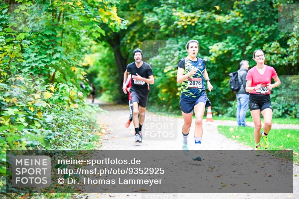 12.10.2025 - Bramfelder Halbmarathon 2025 Dr. Thomas Lammeyer http://msf.ph/oto/9352925 12.10.2025 10:45:19 Laufen 0000, 2087, 2876, 086 meine-sportfotos.de