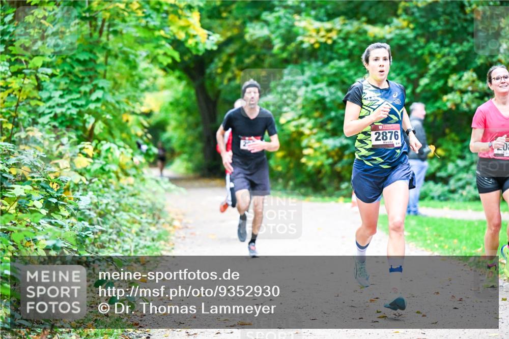 12.10.2025 - Bramfelder Halbmarathon 2025 Dr. Thomas Lammeyer http://msf.ph/oto/9352930 12.10.2025 10:45:19 Laufen 2876 meine-sportfotos.de