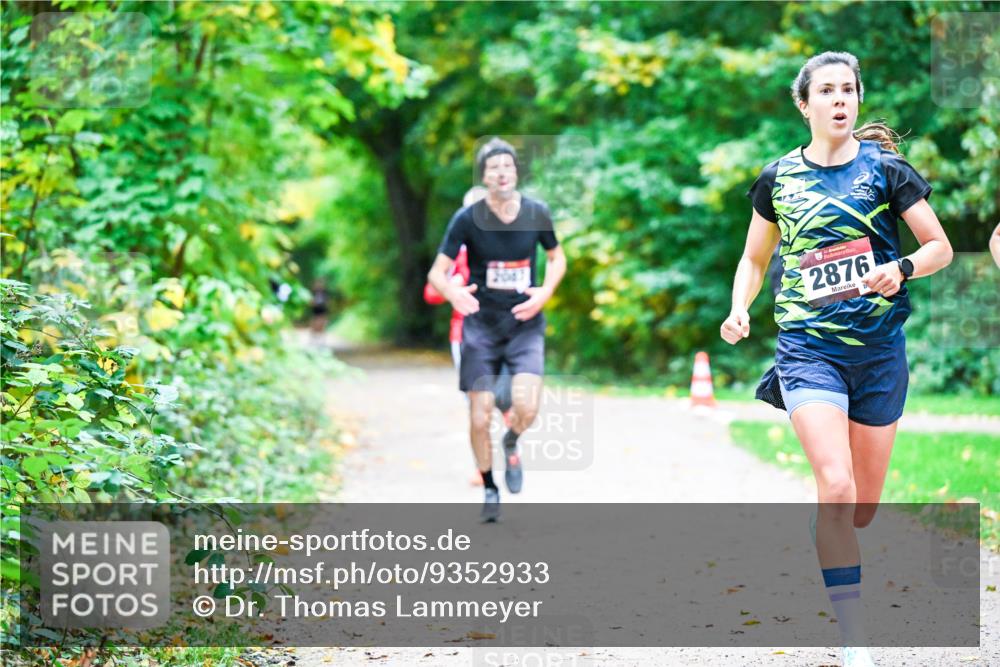 12.10.2025 - Bramfelder Halbmarathon 2025 Dr. Thomas Lammeyer http://msf.ph/oto/9352933 12.10.2025 10:45:20 Laufen 2876 meine-sportfotos.de