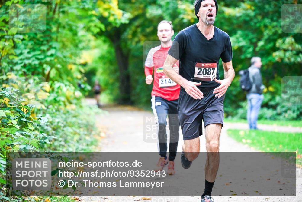 12.10.2025 - Bramfelder Halbmarathon 2025 Dr. Thomas Lammeyer http://msf.ph/oto/9352943 12.10.2025 10:45:22 Laufen 214, 2087, 55 meine-sportfotos.de