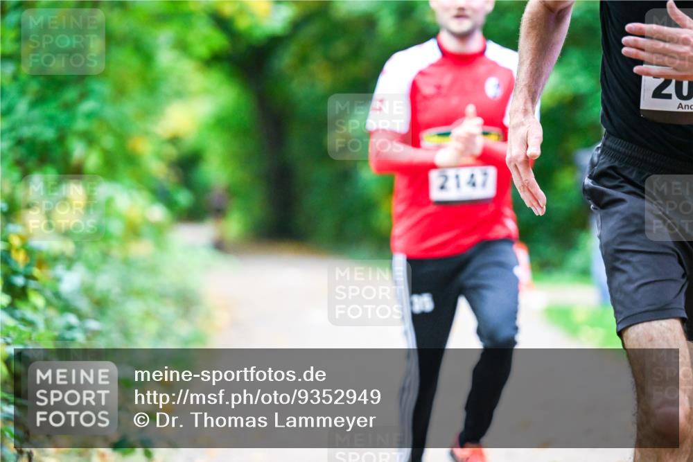 12.10.2025 - Bramfelder Halbmarathon 2025 Dr. Thomas Lammeyer http://msf.ph/oto/9352949 12.10.2025 10:45:23 Laufen 315, 2147, 20 meine-sportfotos.de