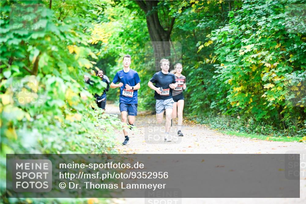 12.10.2025 - Bramfelder Halbmarathon 2025 Dr. Thomas Lammeyer http://msf.ph/oto/9352956 12.10.2025 10:45:28 Laufen 2994 meine-sportfotos.de