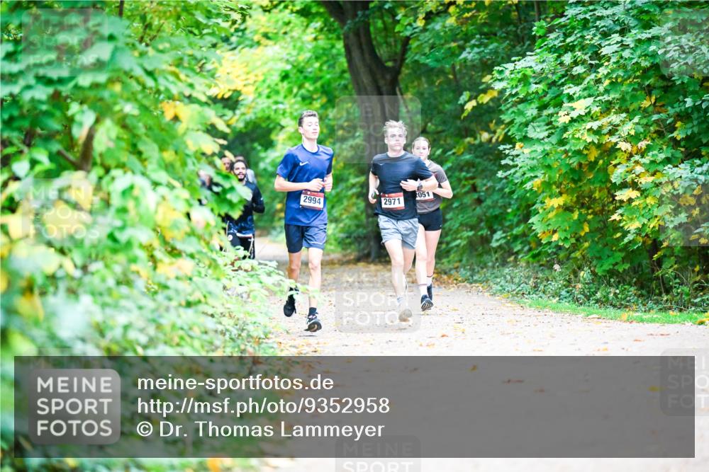 12.10.2025 - Bramfelder Halbmarathon 2025 Dr. Thomas Lammeyer http://msf.ph/oto/9352958 12.10.2025 10:45:28 Laufen 2994, 2051, 2971 meine-sportfotos.de