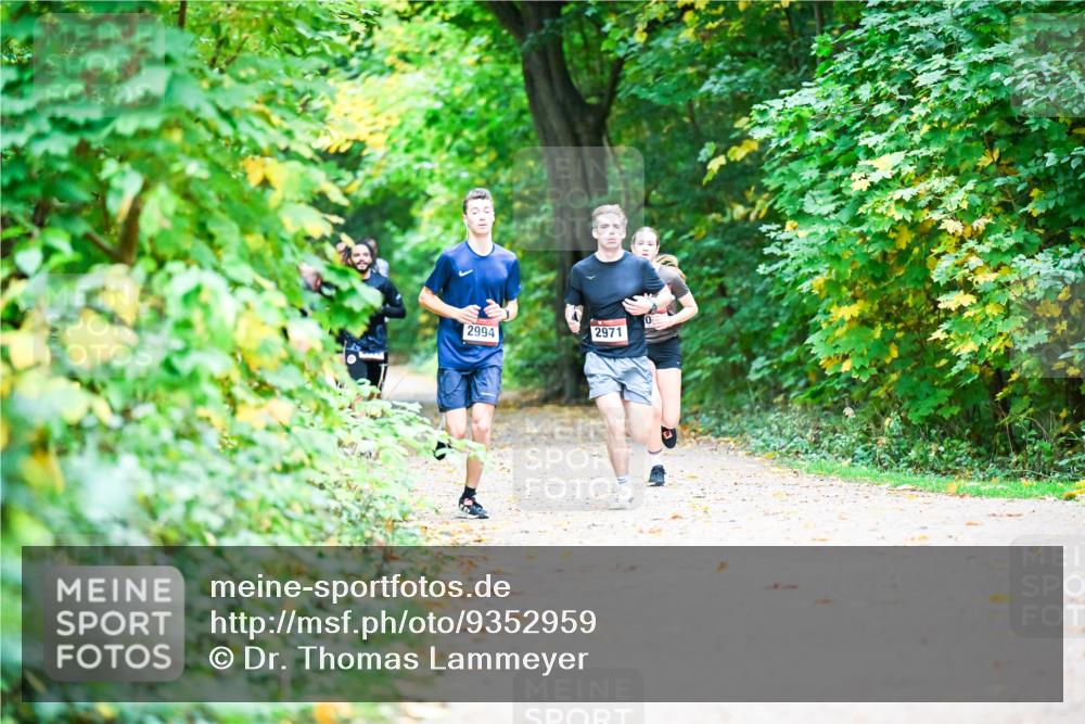 12.10.2025 - Bramfelder Halbmarathon 2025 Dr. Thomas Lammeyer http://msf.ph/oto/9352959 12.10.2025 10:45:28 Laufen 2994, 2971 meine-sportfotos.de