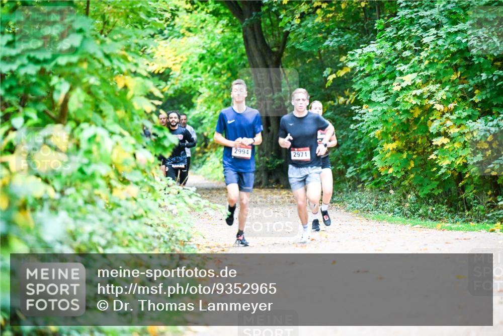 12.10.2025 - Bramfelder Halbmarathon 2025 Dr. Thomas Lammeyer http://msf.ph/oto/9352965 12.10.2025 10:45:29 Laufen 2994, 2971 meine-sportfotos.de