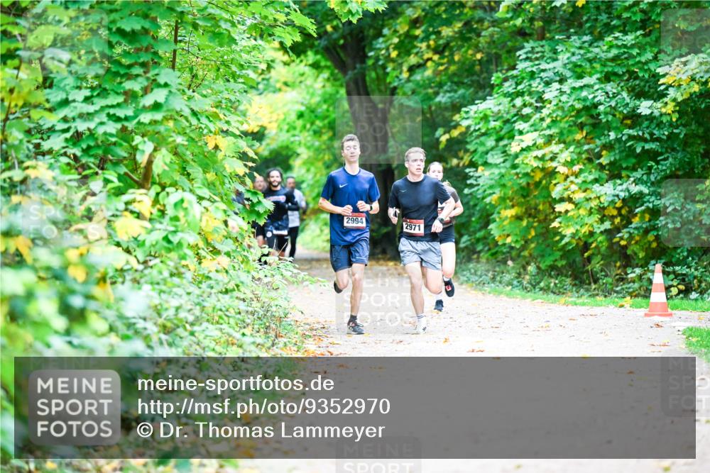 12.10.2025 - Bramfelder Halbmarathon 2025 Dr. Thomas Lammeyer http://msf.ph/oto/9352970 12.10.2025 10:45:29 Laufen 2994, 2971 meine-sportfotos.de