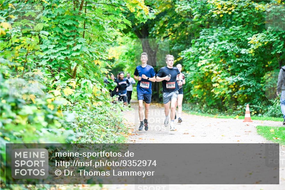 12.10.2025 - Bramfelder Halbmarathon 2025 Dr. Thomas Lammeyer http://msf.ph/oto/9352974 12.10.2025 10:45:30 Laufen 2994, 2971 meine-sportfotos.de