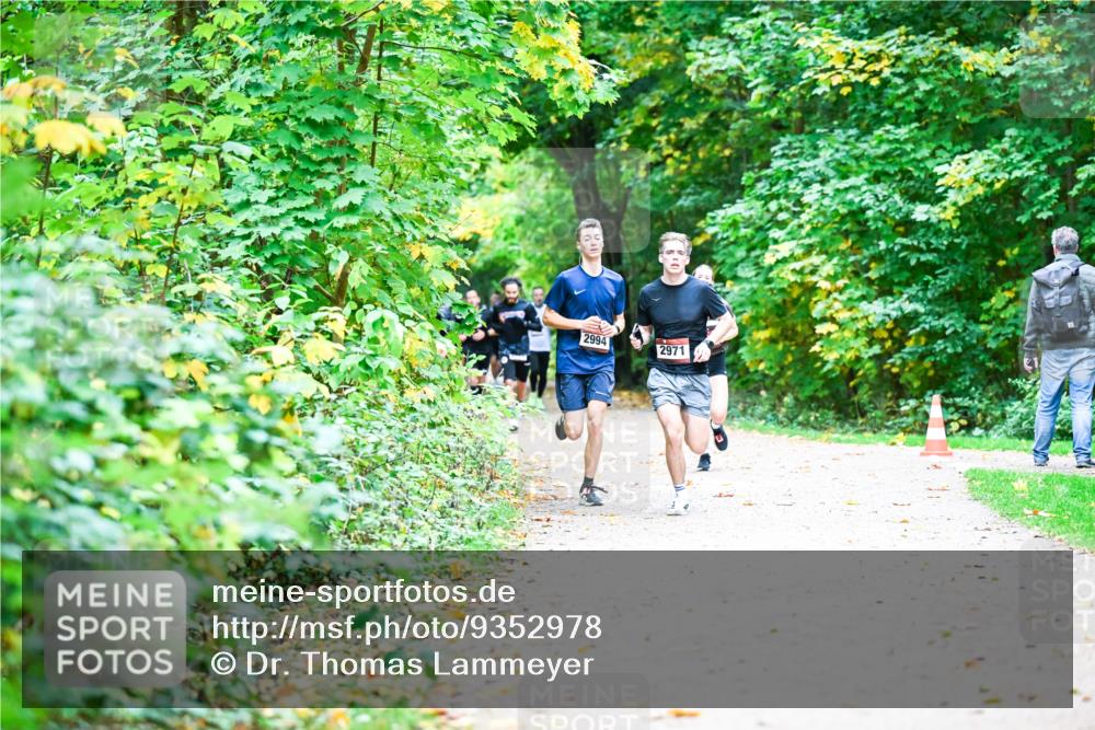 12.10.2025 - Bramfelder Halbmarathon 2025 Dr. Thomas Lammeyer http://msf.ph/oto/9352978 12.10.2025 10:45:31 Laufen 2994, 2971 meine-sportfotos.de
