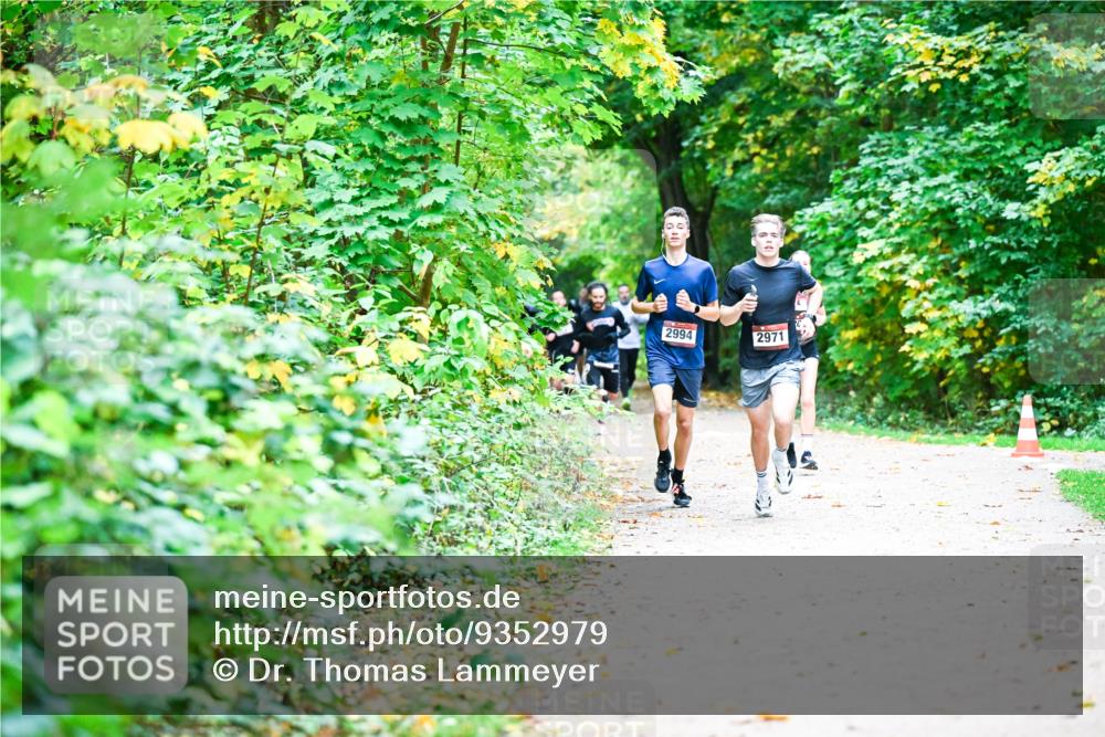 12.10.2025 - Bramfelder Halbmarathon 2025 Dr. Thomas Lammeyer http://msf.ph/oto/9352979 12.10.2025 10:45:31 Laufen 2994, 2971 meine-sportfotos.de