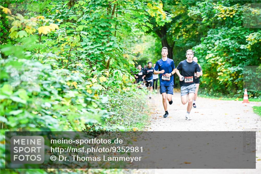 12.10.2025 - Bramfelder Halbmarathon 2025 Dr. Thomas Lammeyer http://msf.ph/oto/9352981 12.10.2025 10:45:31 Laufen 2994, 2971 meine-sportfotos.de