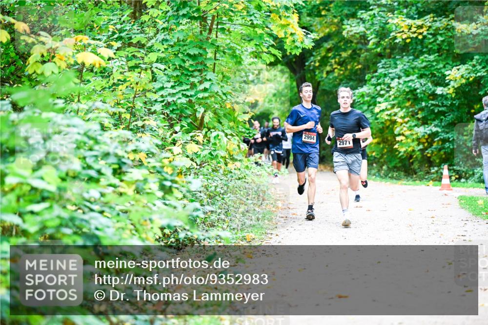 12.10.2025 - Bramfelder Halbmarathon 2025 Dr. Thomas Lammeyer http://msf.ph/oto/9352983 12.10.2025 10:45:32 Laufen 2994, 2971 meine-sportfotos.de