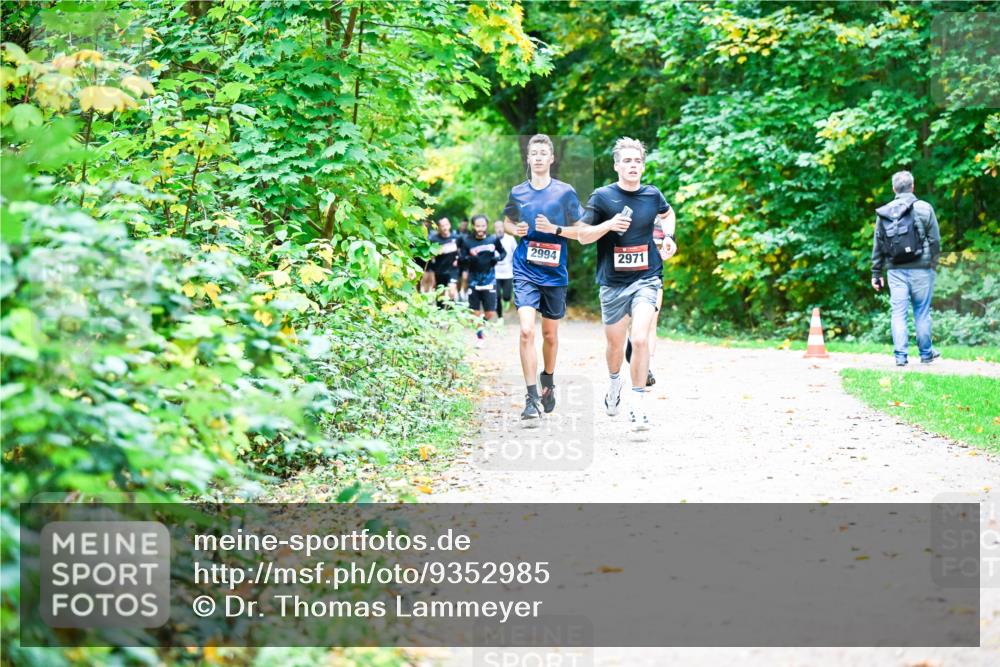 12.10.2025 - Bramfelder Halbmarathon 2025 Dr. Thomas Lammeyer http://msf.ph/oto/9352985 12.10.2025 10:45:32 Laufen 2994, 2971 meine-sportfotos.de