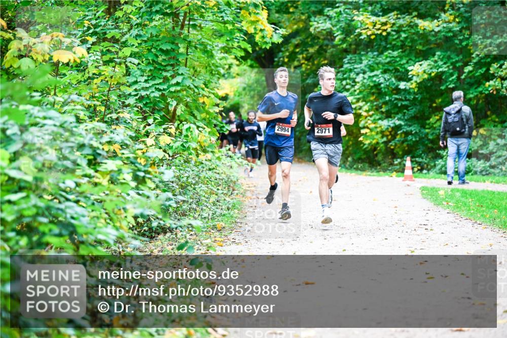 12.10.2025 - Bramfelder Halbmarathon 2025 Dr. Thomas Lammeyer http://msf.ph/oto/9352988 12.10.2025 10:45:32 Laufen 2994, 2971 meine-sportfotos.de
