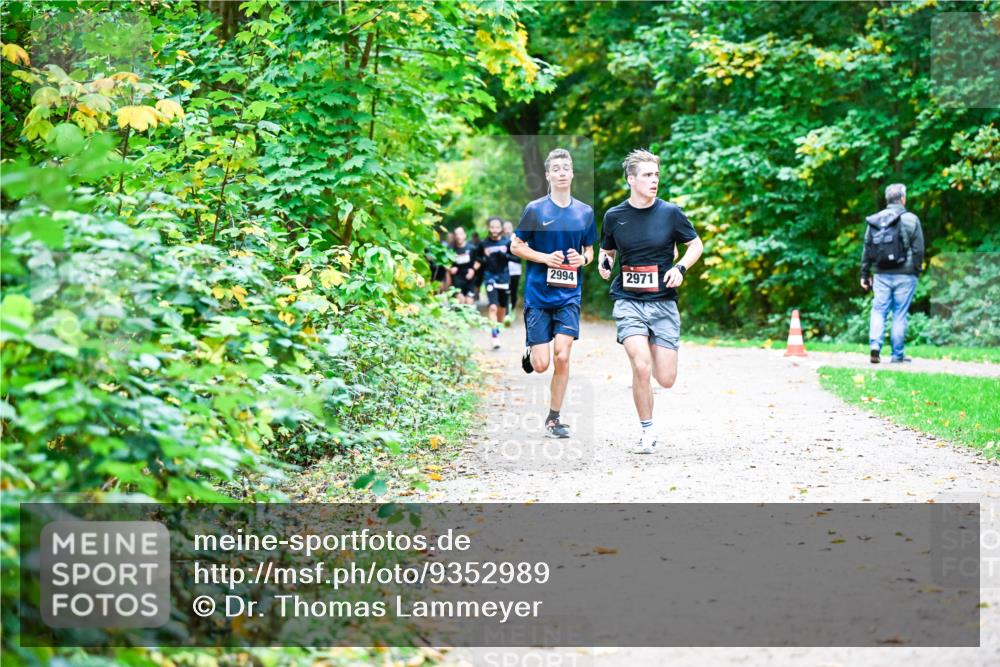 12.10.2025 - Bramfelder Halbmarathon 2025 Dr. Thomas Lammeyer http://msf.ph/oto/9352989 12.10.2025 10:45:32 Laufen 2994, 2971 meine-sportfotos.de