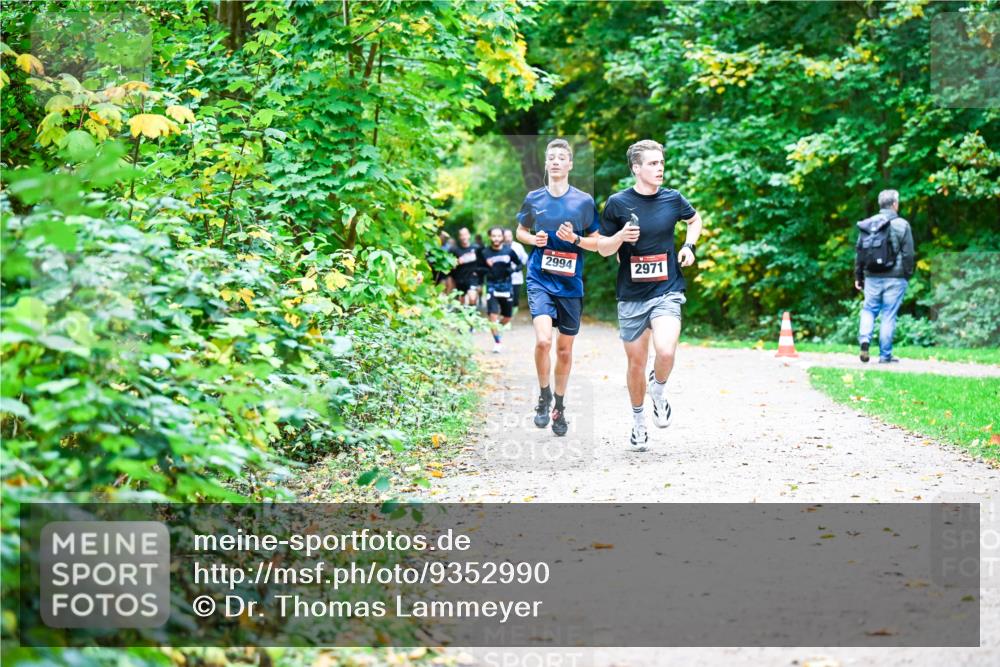 12.10.2025 - Bramfelder Halbmarathon 2025 Dr. Thomas Lammeyer http://msf.ph/oto/9352990 12.10.2025 10:45:33 Laufen 2994, 2971 meine-sportfotos.de