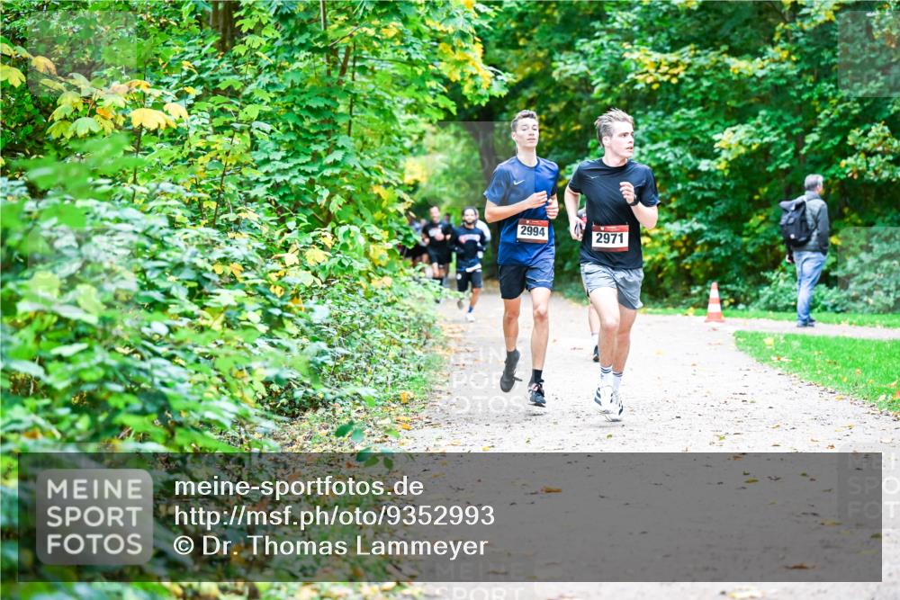 12.10.2025 - Bramfelder Halbmarathon 2025 Dr. Thomas Lammeyer http://msf.ph/oto/9352993 12.10.2025 10:45:33 Laufen 2994, 2971 meine-sportfotos.de