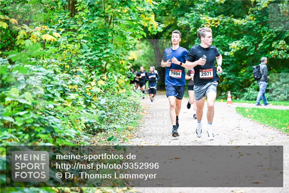 12.10.2025 - Bramfelder Halbmarathon 2025 Dr. Thomas Lammeyer http://msf.ph/oto/9352996 12.10.2025 10:45:33 Laufen 2994, 2971 meine-sportfotos.de