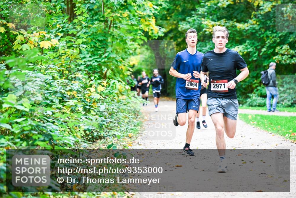 12.10.2025 - Bramfelder Halbmarathon 2025 Dr. Thomas Lammeyer http://msf.ph/oto/9353000 12.10.2025 10:45:34 Laufen 2994, 2971 meine-sportfotos.de