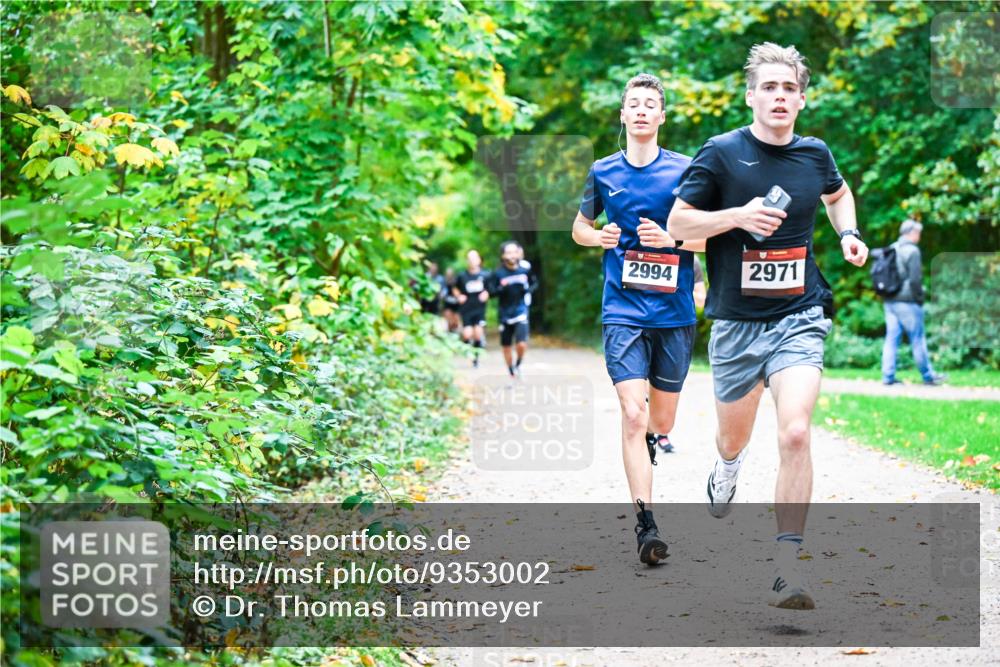 12.10.2025 - Bramfelder Halbmarathon 2025 Dr. Thomas Lammeyer http://msf.ph/oto/9353002 12.10.2025 10:45:34 Laufen 2994, 2971 meine-sportfotos.de
