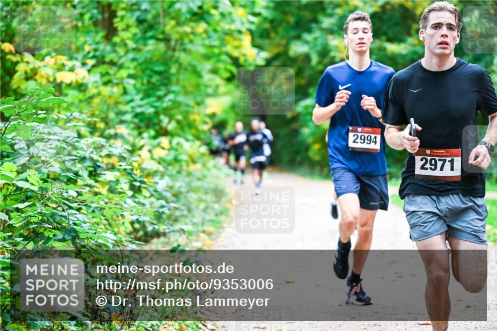12.10.2025 - Bramfelder Halbmarathon 2025 Dr. Thomas Lammeyer http://msf.ph/oto/9353006 12.10.2025 10:45:35 Laufen 2994, 34, 2971 meine-sportfotos.de