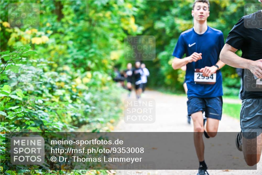 12.10.2025 - Bramfelder Halbmarathon 2025 Dr. Thomas Lammeyer http://msf.ph/oto/9353008 12.10.2025 10:45:35 Laufen 2994 meine-sportfotos.de