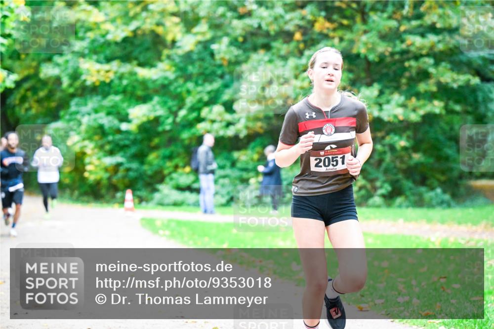 12.10.2025 - Bramfelder Halbmarathon 2025 Dr. Thomas Lammeyer http://msf.ph/oto/9353018 12.10.2025 10:45:37 Laufen 2051 meine-sportfotos.de