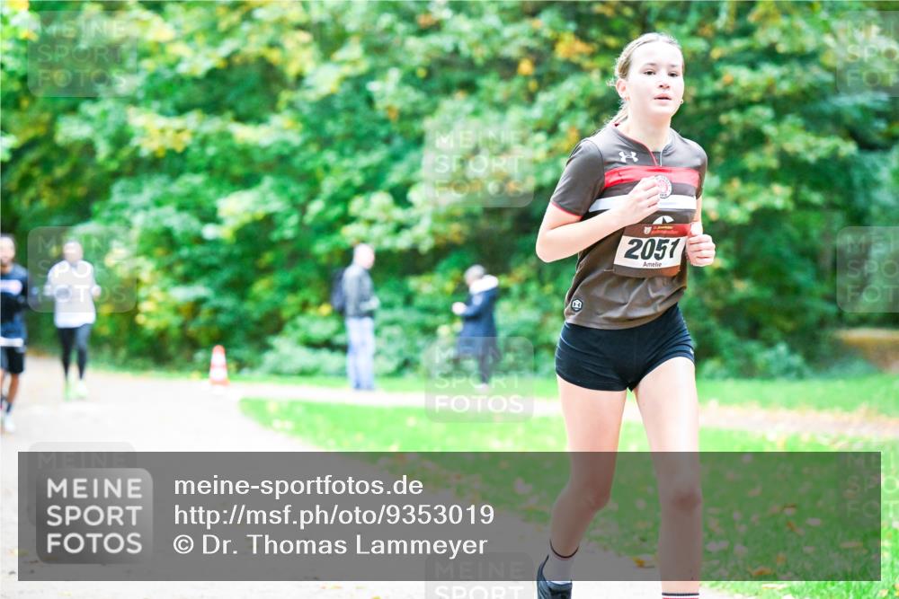 12.10.2025 - Bramfelder Halbmarathon 2025 Dr. Thomas Lammeyer http://msf.ph/oto/9353019 12.10.2025 10:45:37 Laufen 2051 meine-sportfotos.de