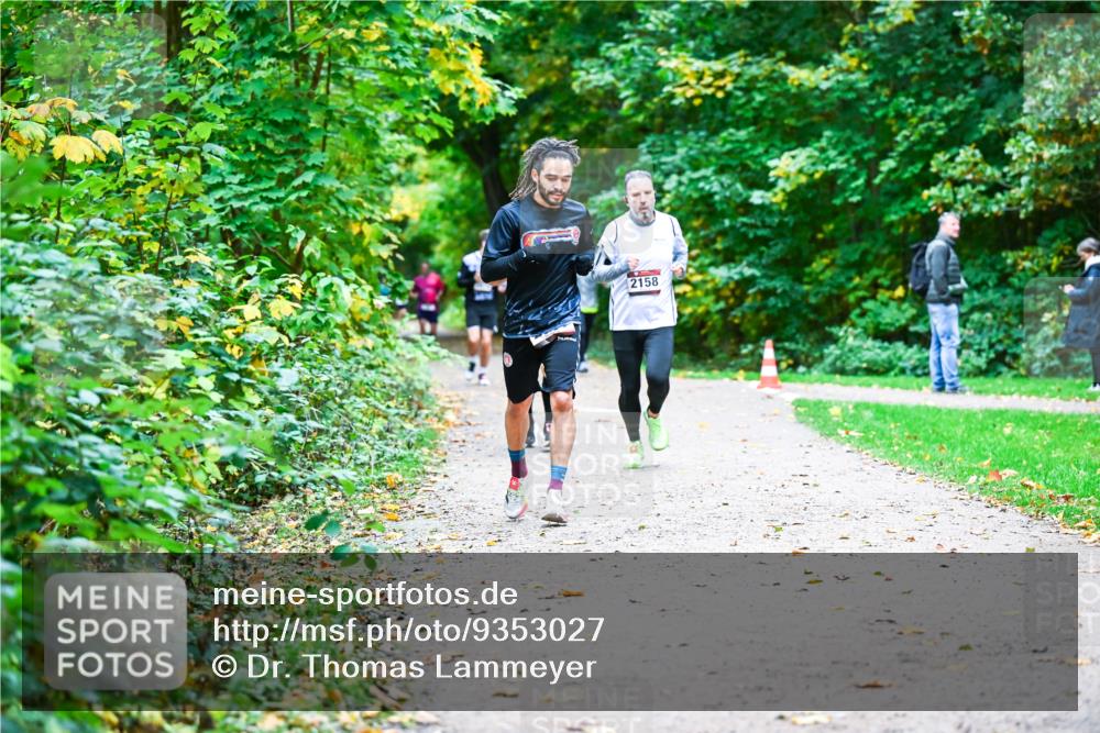 12.10.2025 - Bramfelder Halbmarathon 2025 Dr. Thomas Lammeyer http://msf.ph/oto/9353027 12.10.2025 10:45:40 Laufen 2158 meine-sportfotos.de