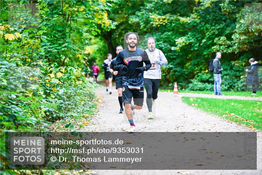 12.10.2025 - Bramfelder Halbmarathon 2025 Dr. Thomas Lammeyer http://msf.ph/oto/9353031 12.10.2025 10:45:41 Laufen 58 meine-sportfotos.de