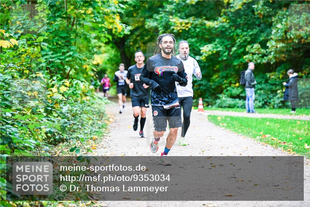 12.10.2025 - Bramfelder Halbmarathon 2025 Dr. Thomas Lammeyer http://msf.ph/oto/9353034 12.10.2025 10:45:41 Laufen 21 meine-sportfotos.de