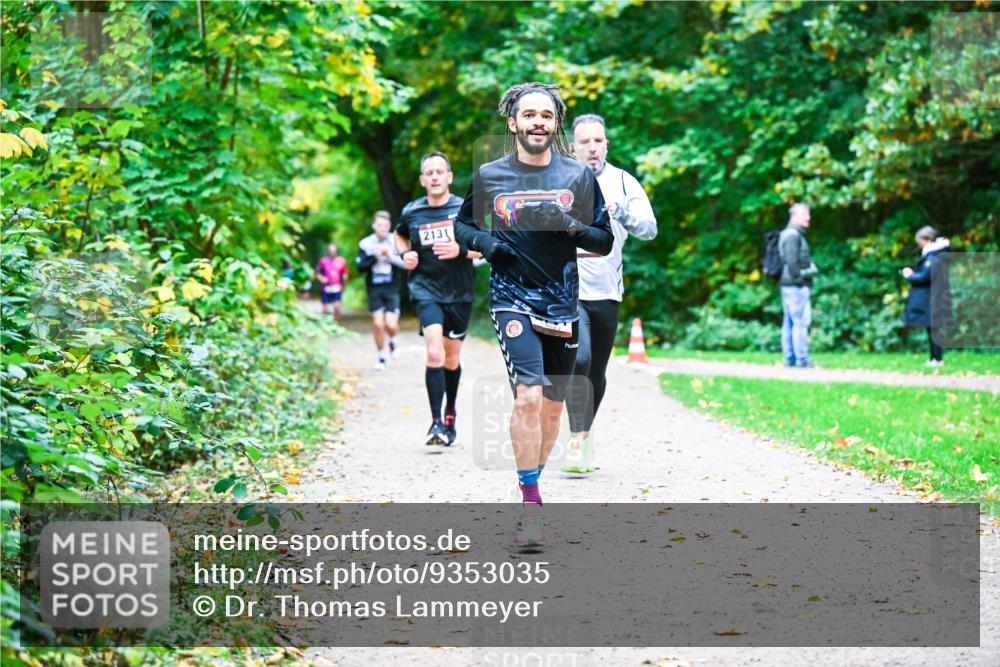 12.10.2025 - Bramfelder Halbmarathon 2025 Dr. Thomas Lammeyer http://msf.ph/oto/9353035 12.10.2025 10:45:41 Laufen 2131 meine-sportfotos.de
