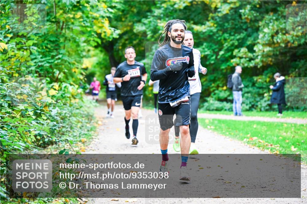 12.10.2025 - Bramfelder Halbmarathon 2025 Dr. Thomas Lammeyer http://msf.ph/oto/9353038 12.10.2025 10:45:42 Laufen 2131 meine-sportfotos.de