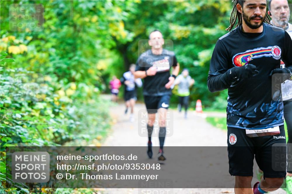 12.10.2025 - Bramfelder Halbmarathon 2025 Dr. Thomas Lammeyer http://msf.ph/oto/9353048 12.10.2025 10:45:43 Laufen 1910, 19190 meine-sportfotos.de