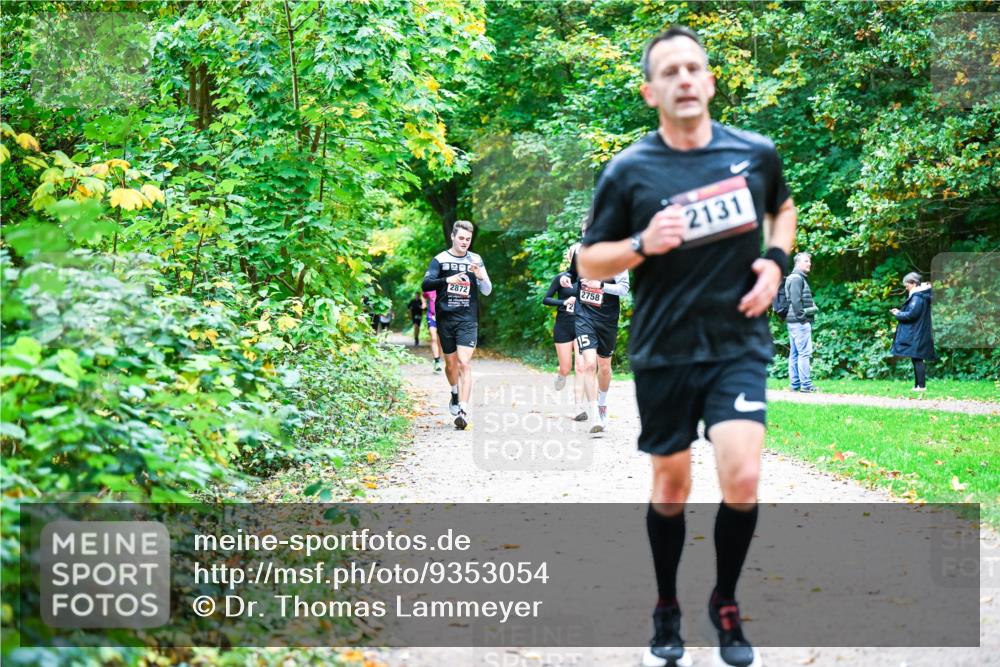 12.10.2025 - Bramfelder Halbmarathon 2025 Dr. Thomas Lammeyer http://msf.ph/oto/9353054 12.10.2025 10:45:44 Laufen 2758, 2872, 2131 meine-sportfotos.de