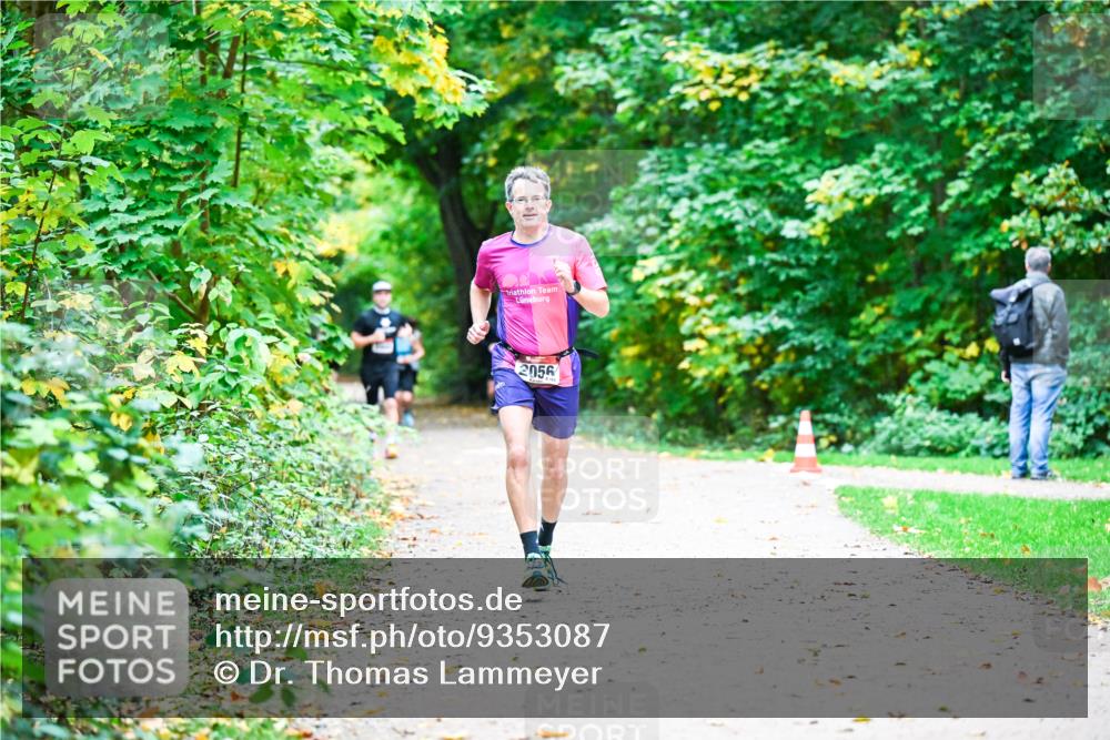 12.10.2025 - Bramfelder Halbmarathon 2025 Dr. Thomas Lammeyer http://msf.ph/oto/9353087 12.10.2025 10:45:51 Laufen 2056 meine-sportfotos.de