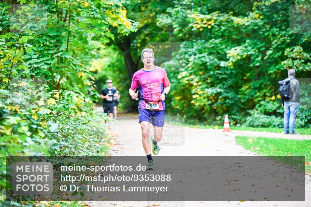 12.10.2025 - Bramfelder Halbmarathon 2025 Dr. Thomas Lammeyer http://msf.ph/oto/9353088 12.10.2025 10:45:51 Laufen 2056 meine-sportfotos.de