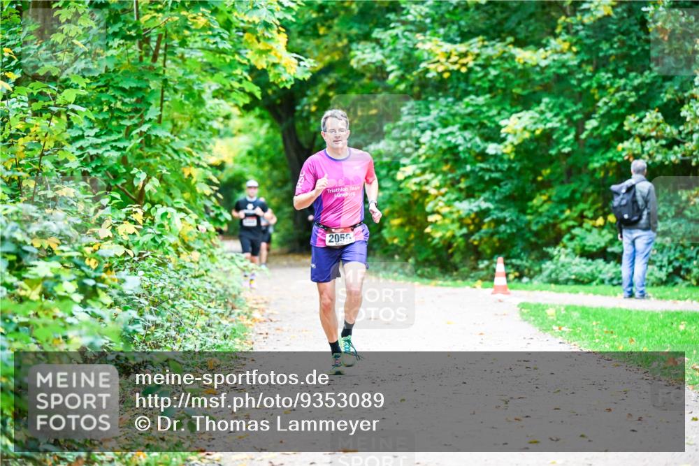 12.10.2025 - Bramfelder Halbmarathon 2025 Dr. Thomas Lammeyer http://msf.ph/oto/9353089 12.10.2025 10:45:52 Laufen 2056 meine-sportfotos.de