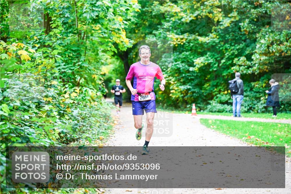 12.10.2025 - Bramfelder Halbmarathon 2025 Dr. Thomas Lammeyer http://msf.ph/oto/9353096 12.10.2025 10:45:52 Laufen 2056 meine-sportfotos.de